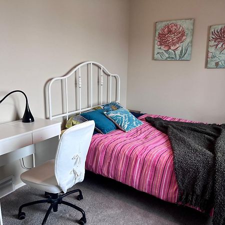 Best Garden House&3 Mins Bus Station Close C-Train&Free Parking YYC Kültér fotó