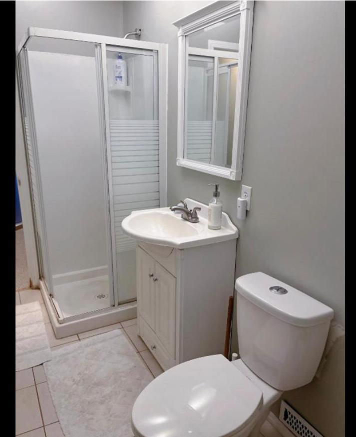 Best Garden House&3 Mins Bus Station Close C-Train&Free Parking YYC Kültér fotó