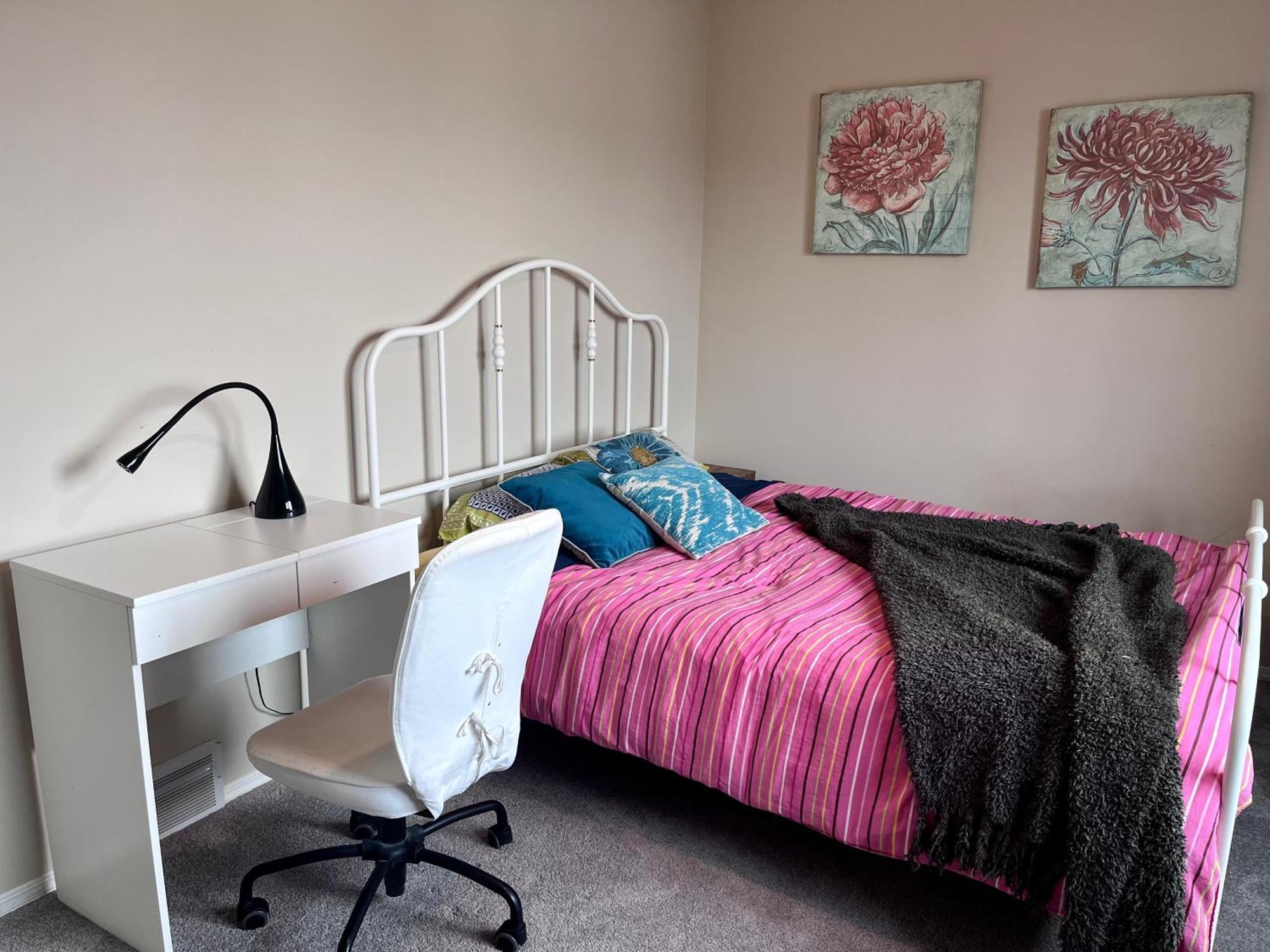 Best Garden House&3 Mins Bus Station Close C-Train&Free Parking YYC Kültér fotó
